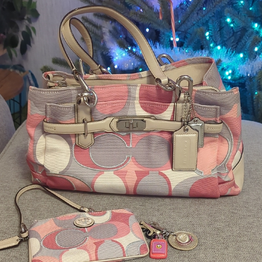 Coach Multicolor Signature Shoulder Bag